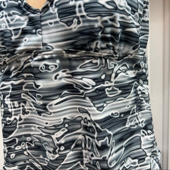 TYR swimsuit tankini top women's 12 black white adjustable straps - Picture 2 of 8